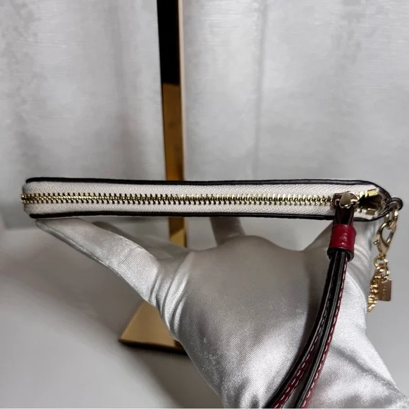 Coach Snowflake Bear Corner Zip Wristlet Wallet - Picture 6 of 9